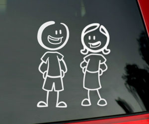 image of two stick figures on a vehicle rear windshield | Honor Credit Union