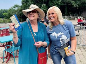 cash mob at binder park zoo in battle creek | Honor Credit Union