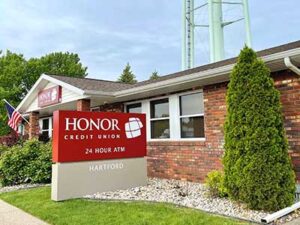 photo of honor credit union's hartford member center building and sign | Honor Credit Union