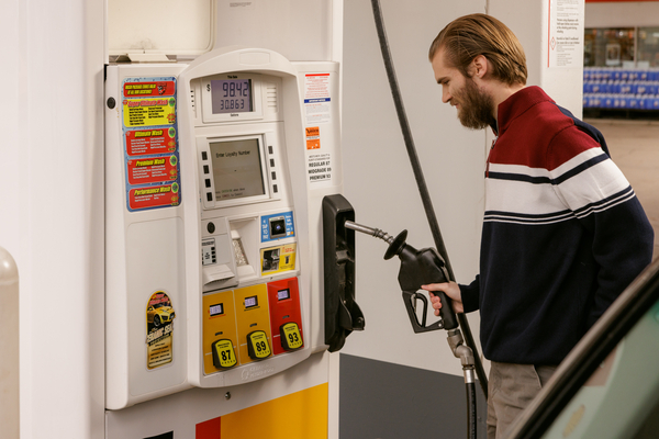 Honor Member Gets Gas