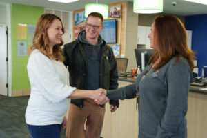 Honor members meeting with an Honor team member | Honor Credit Union