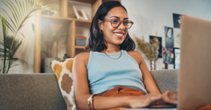 women on laptop | Honor Credit Union