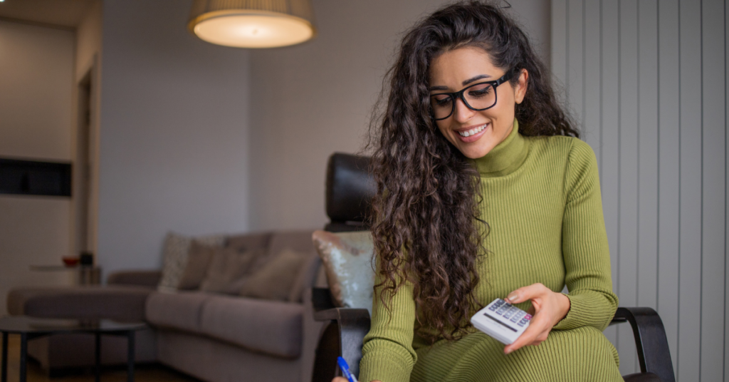 women working on her taxes | Honor Credit Union