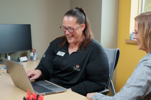 loan expert helping a member with a loan | Honor Credit Union